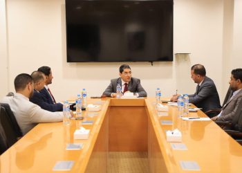 الحكومة في بنغازي تبحث مع مجمع عمال مصر توقيع مذكرات تفاهم بشأن التدريب والتأهيل