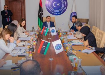 الحويج وغانيون يبحثان تقديم الخدمات الإنسانية بالمناطق المتضررة ومراكز الإيواء