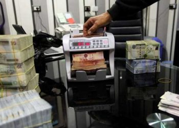 العملة المزورة..جدل مستمر وتأثير واضح