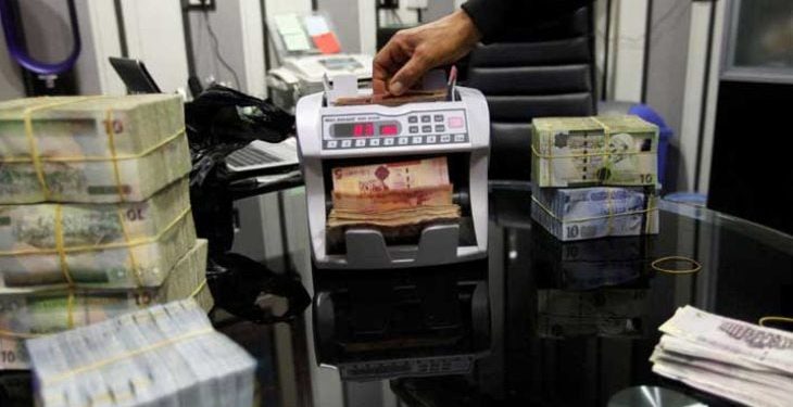 العملة المزورة..جدل مستمر وتأثير واضح