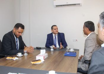 الحويج يسلم مفوضية اللاجئين خطة الاستجابة الإنسانية الخاصة بالنازحين السودانيين