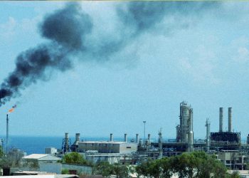 شركة أكاكوس: توقف إمدادات النفط من حقل الشرارة إلى ميناء الزاوية