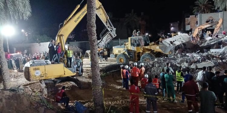 جنزور ..قتلى وجرحى في انهيار عمارة سكنية