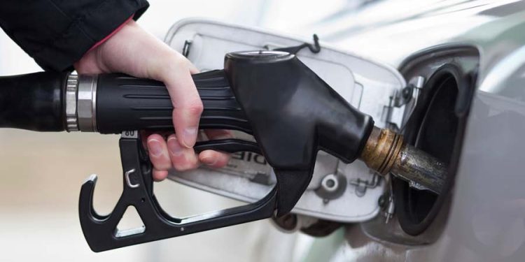 تهريب الوقود ..أزمة تقض مضجع الدولة