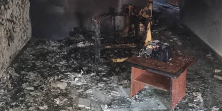 عقب الاعتداء على راديو لام ..مطالبات حقوقية للحكومة بطرابلس بحماية المؤسسات الإعلامية