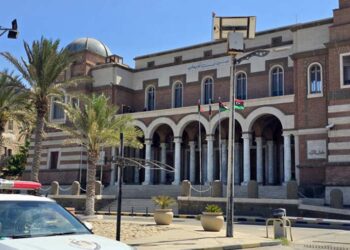 نفقات حكومية غير منضبطة ..هل نرى موجة تضخم وتراجع قيمة الدينار؟