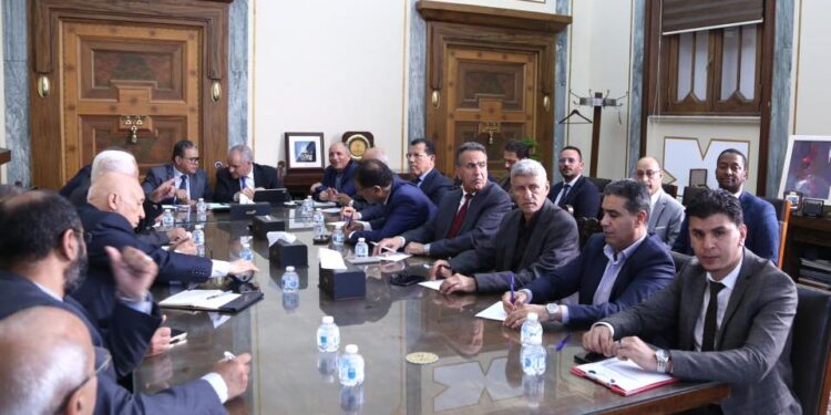 المصرف المركزي: بحث تداعيات الإنفاق العام