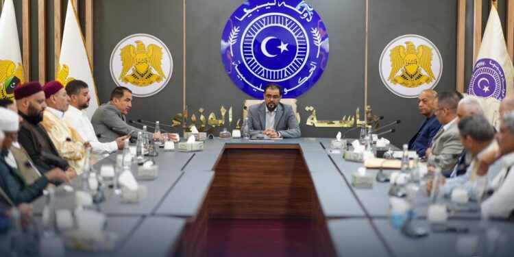 الدرسي.. حماد يبحث مع أعيان ومشايخ قبيلة الدرسة مستجدات الحادثة