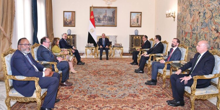 السيسي ومسعد بولس يبديان حرصهما توافق الليبيين على حكومة موحدة تحظى بالمصداقية