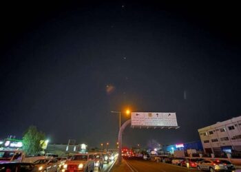 طهران ترد على استهداف منشآتها النووية بقصف قواعد أميركية في قطر