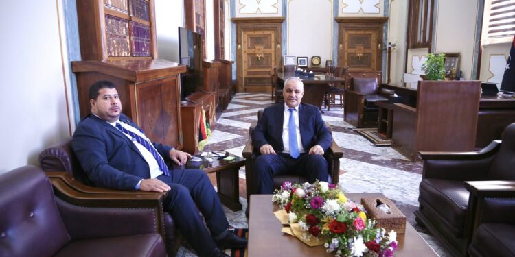 ناجي عيسى ومسعود سليمان يبحثان دعم قطاع النفط