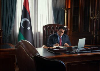 مرسوم للمنفي بتشكيل لجنة مشتركة لسحب القوات والمظاهر العسكرية من طرابلس