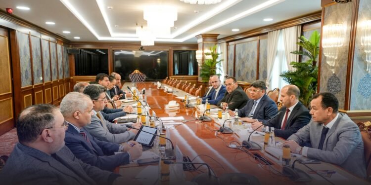 الصديق الصور يشكف عن وجود خلل جسيم في آلية مبادلة النفط بالمحروقات