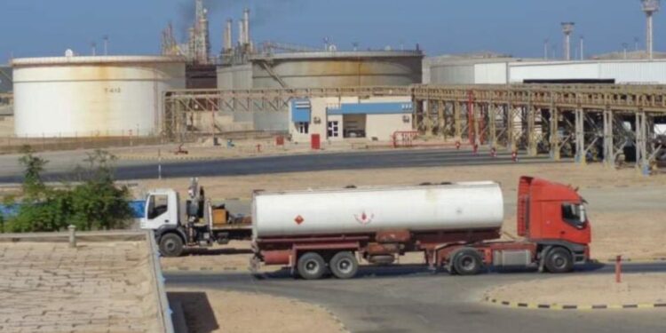 لجنة أزمة الوقود بمجلس النواب: تقليص الشحنات تسبب في أزمة المحروقات