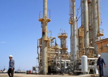 تقرير أممي: 3 مليارات دولار قيمة النفط المهرب خارج ليبيا و40% من النفط تملكه عائلتا الدبيبة وحفتر