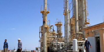 تقرير أممي: 3 مليارات دولار قيمة النفط المهرب خارج ليبيا و40% من النفط تملكه عائلتا الدبيبة وحفتر