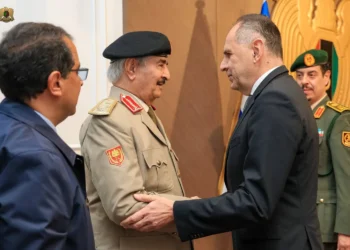 الهجرة غير النظامية..محور مباحثات حفتر ووزير خارجية اليونان
