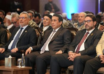 المنفي يدعو لتوحيد الرقابة المالية وإنشاء قناة إيرادات واحدة ويحذر من تفشي الفساد واستنزاف الاحتياطات