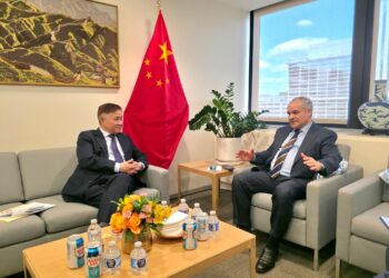 محافظ مصرف ليبيا المركزي يتفق مع نظيره الصيني على إطلاق التعاملات المصرفية المباشرة