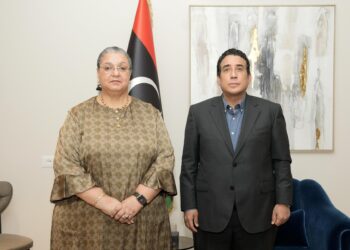 المنفي يؤكد للمبعوثة الأممية التمسك بالمرجعيات الدستورية والسيادة الوطنية