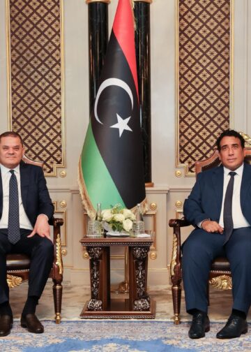 تصاعد الخلاف حول صلاحيات الخارجية في ليبيا وقرارات متضاربة بشأن مراسلات السفارات