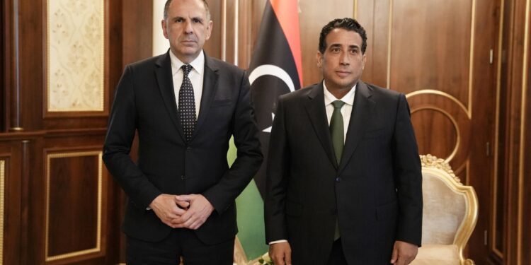 المنفي ووزير خارجية اليونان يبحثان تعزيز الاستقرار في المتوسط