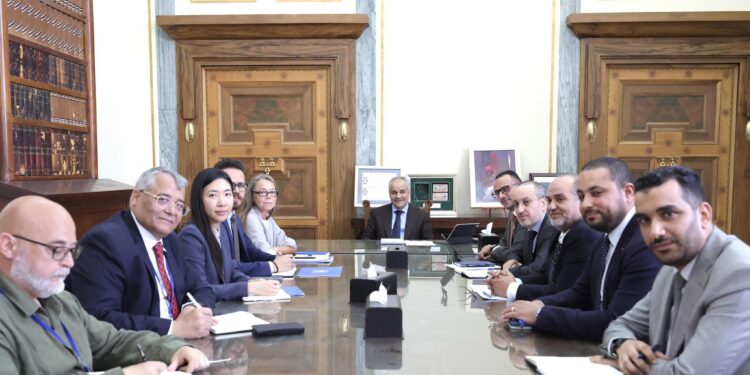 مصرف ليبيا المركزي وبعثة الأمم المتحدة يبحثان دعم الإصلاحات الاقتصادية وتعزيز الاستقرار