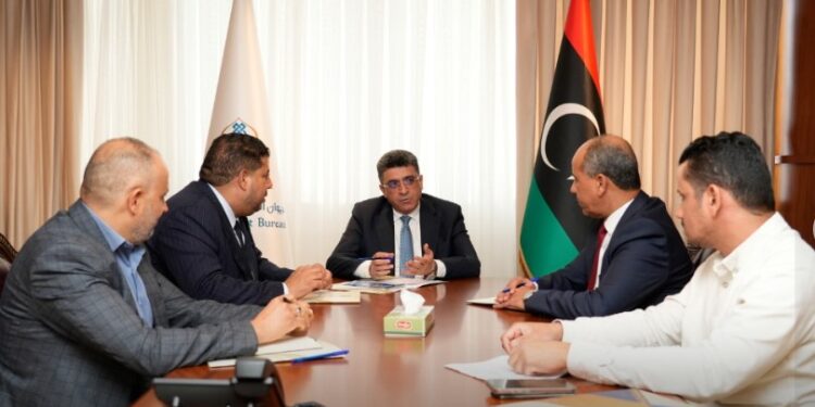 ديوان المحاسبة و المؤسسة الوطنية للنفط يبحثان عددا من الملفات الحيوية في قطاع النفط