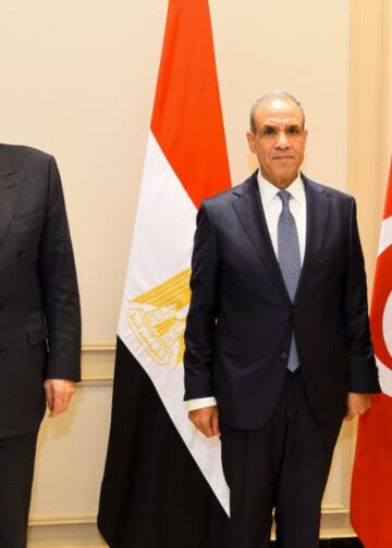 وزراء خارجية مصر وتونس والجزائر يؤكدون من القاهرة على دعم الحل الليبي–الليبي ورفض التدخلات الخارجية
