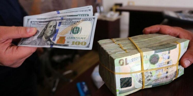 الدينار في تراجع.. المركزي يُواصل التطمينات وضخ العملة الصعبة