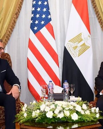 التسوية عبر مسار “ليبي-ليبي”.. محور مشاورات مكثفة بين الخارجية المصرية ومستشار الرئيس الأمريكي