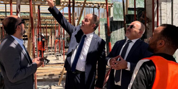 الوقف عن العمل والتحقيق مع 6 مسؤولين بهيئة الصادرات في شبهات فساد