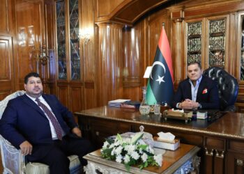 بعد أسابيع من انقطاعات الكهرباء.. اتفاق حكومي على “لجنة مبهمة” لمعالجة أزمة الكهرباء والوقود