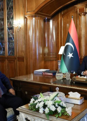 بعد أسابيع من انقطاعات الكهرباء.. اتفاق حكومي على “لجنة مبهمة” لمعالجة أزمة الكهرباء والوقود