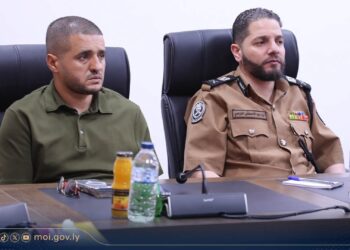 وسط تفاقم الأزمة واستعار السوق السوداء.. الداخلية تبحث آليات توزيع الوقود وتأمين المحطات