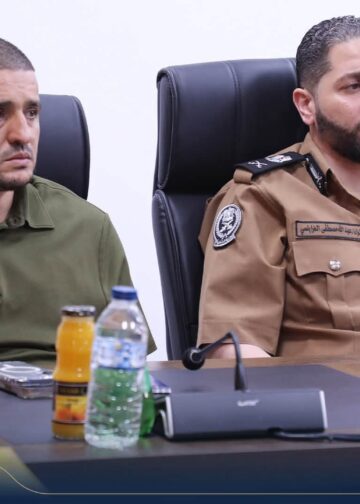 وسط تفاقم الأزمة واستعار السوق السوداء.. الداخلية تبحث آليات توزيع الوقود وتأمين المحطات