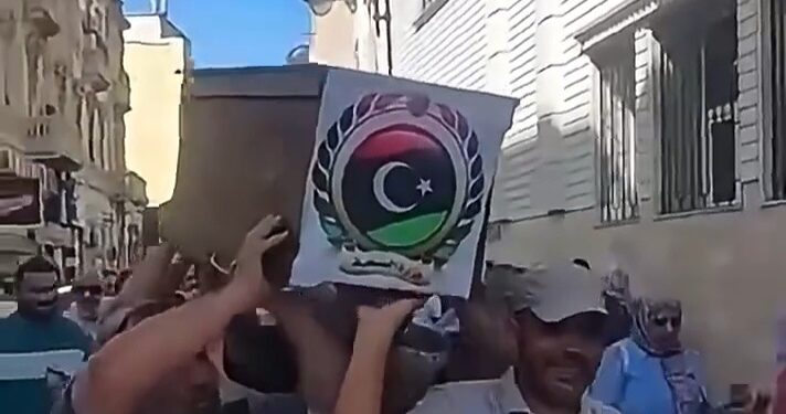 جنازة رمزية بطرابلس.. هل لفظ قطاعنا الصحي آخر أنفاسه؟