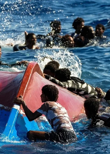 موقع “يورونيوز”: العثور على 11 جثة متحللة قبالة سواحل زوارة وسط ارتفاع مقلق لضحايا الهجرة