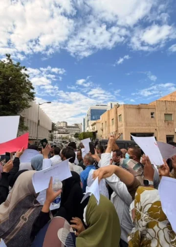 من التعليم والصحة للطيران المدني.. رقعة الاحتجاجات تتّسع
