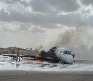 مالكة الطائرة المتحطمة بمصراتة تنفي قيادة طاقمها تحت تأثير الكحول وتؤكد تعاونها في التحقيقات