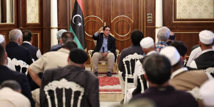 خلال لقاءه عدد من الأعيان والحكماء.. المنفي: نرفض استمرار المراحل الانتقالية وندعم إجراء الانتخابات