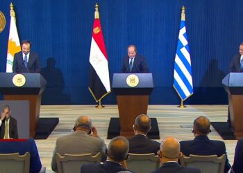 السيسي يدعو لإجراء انتخابات متزامنة وخروج القوات الأجنبية من ليبيا
