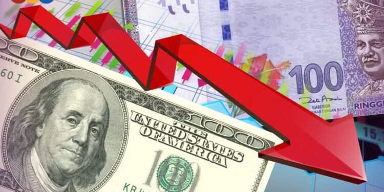 عجز بالدولار وتراجع بالأصول.. كيف تآكلت أصول المركزي رغم تأكيده تغطية العجز؟