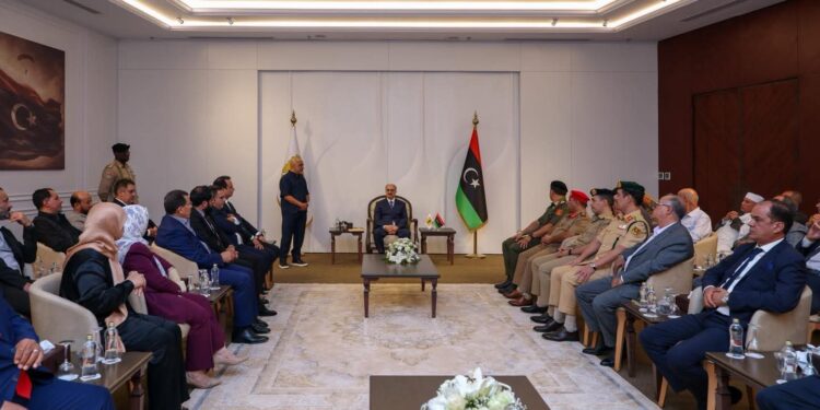 حفتر: أدعم توحيد المؤسسات وأشيد بدور النواب في 4+4