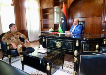 الكوني للنمروش: استمرارك بصفة رئيس الأركان «غير قانوني»