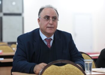 رئيس البرلمان يوجه المالية بصرف فروقات الزيادة للمعلمين عن 4 سنوات