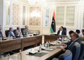 المنفي يؤكد أهمية الالتزام الصارم بالتعليمات العسكرية