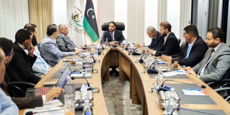 الرقابة الإدارية ووزارة المالية يبحثان “مرتبك لحظي” وملف قفل الحساب الختامي للدولة