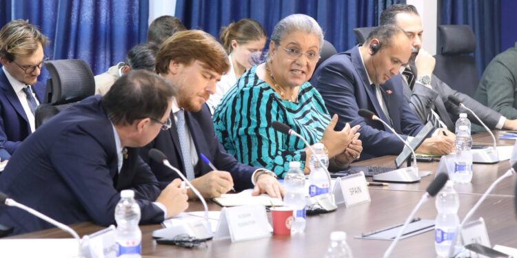 تحركات سياسية دولية ..هل تحل شفرة الانسداد السياسي في ليبيا؟