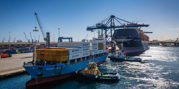 اتفاقية شراكة مرتقبة بين المنطقة الحرة مصراتة وشركة عالمية في شحن الحاويات